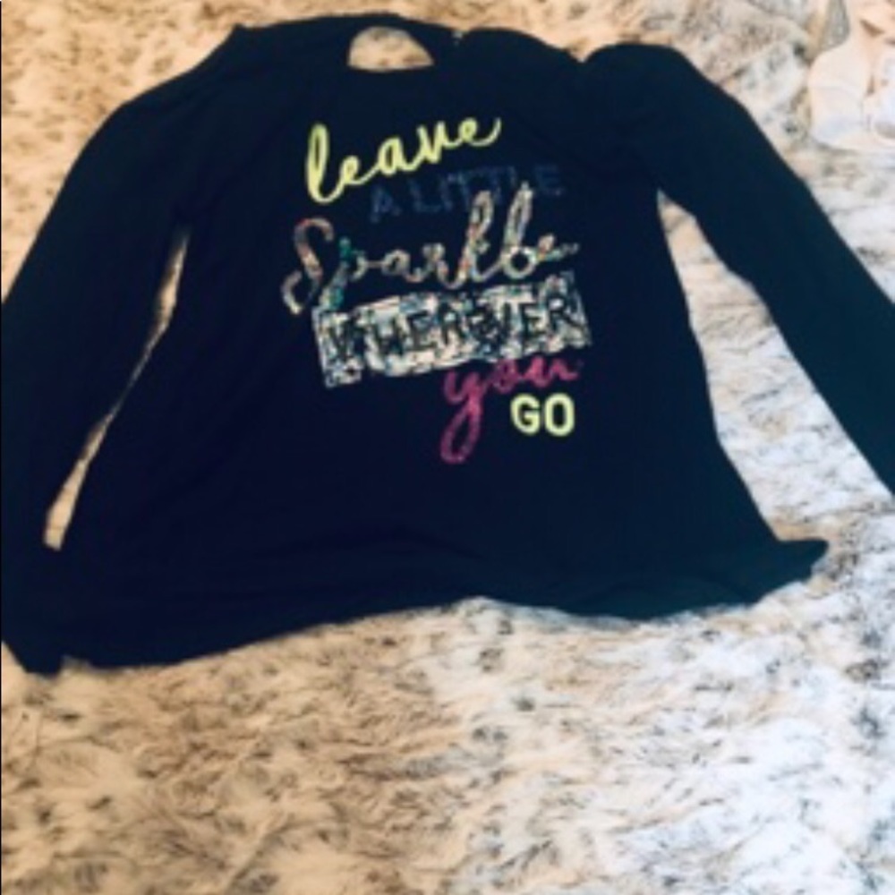 Black long sleeve tee shirt